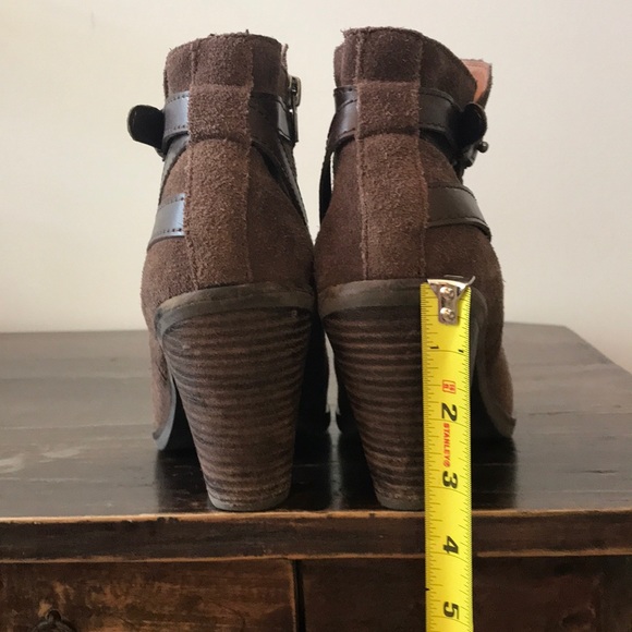 Dolce Vita brown suede booties!  HAWT! 🙌🏻😍 - Picture 3 of 5